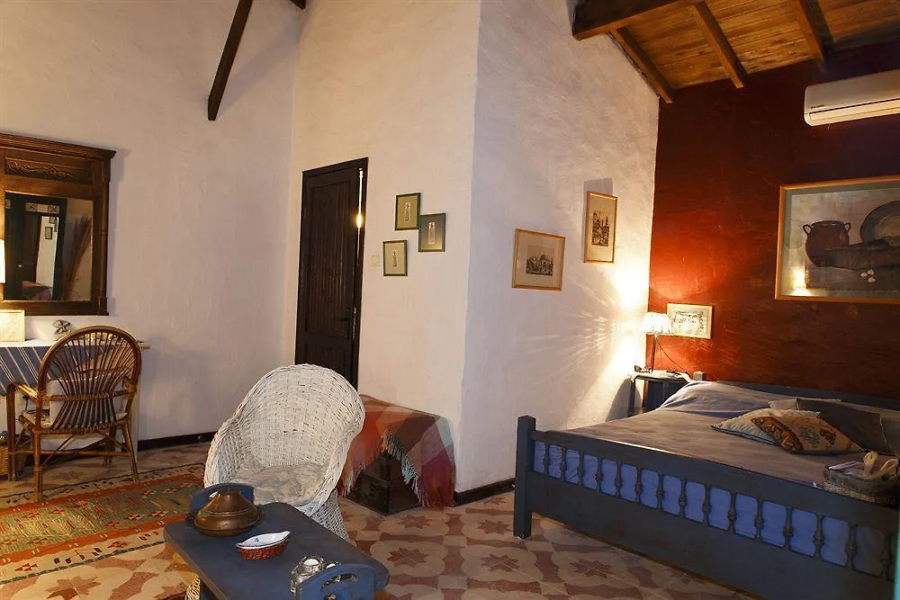 Bakkhos Guesthouse Kusadası
