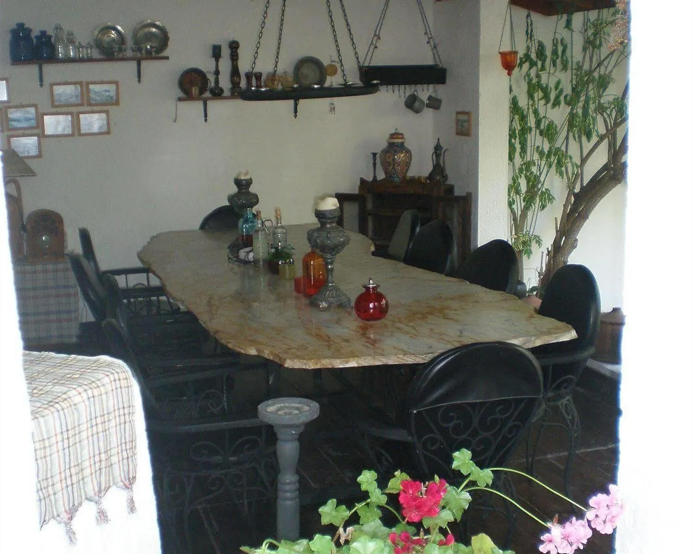 Bakkhos Guesthouse 쿠사다시 게스트하우스