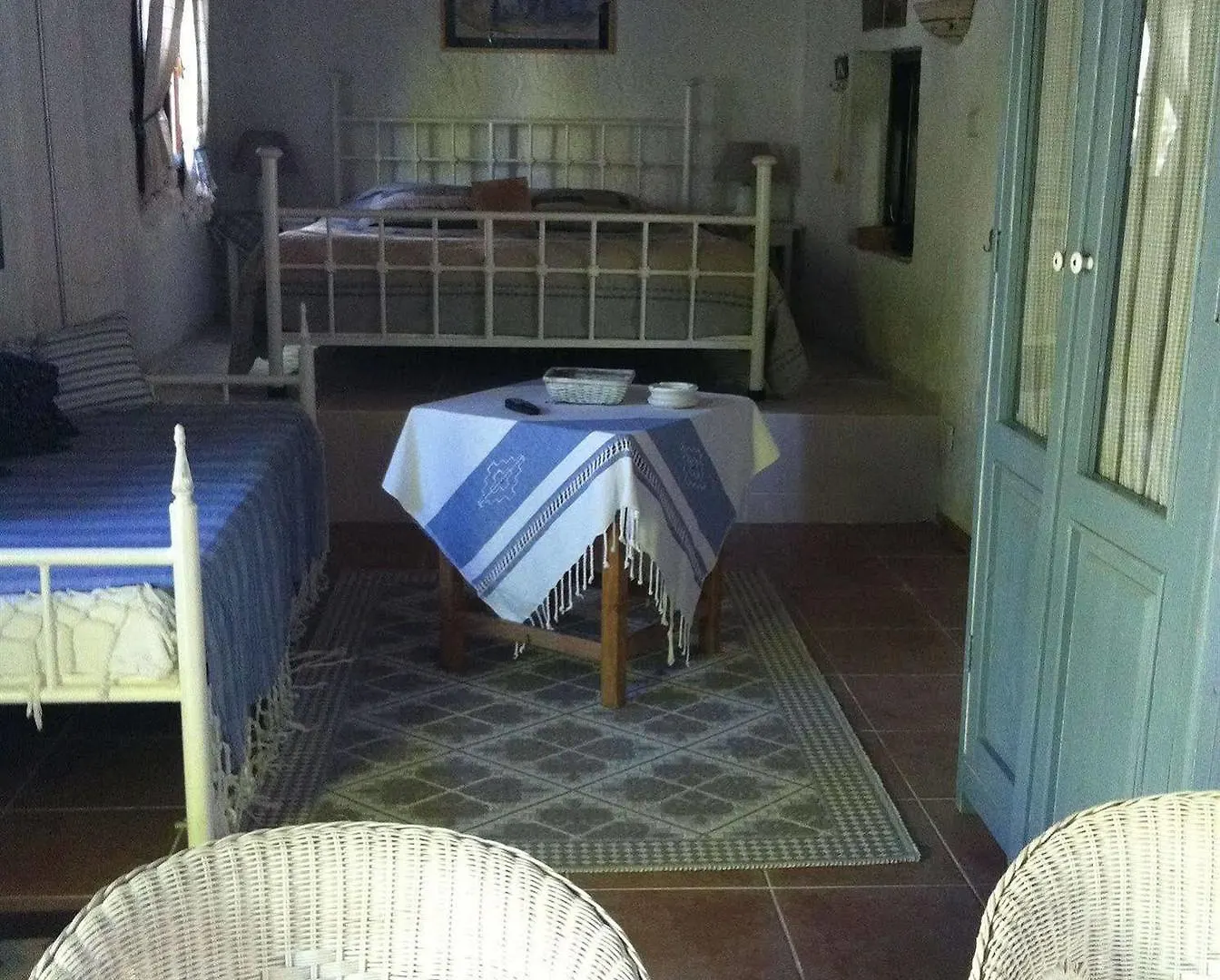 Bakkhos Guesthouse 쿠사다시