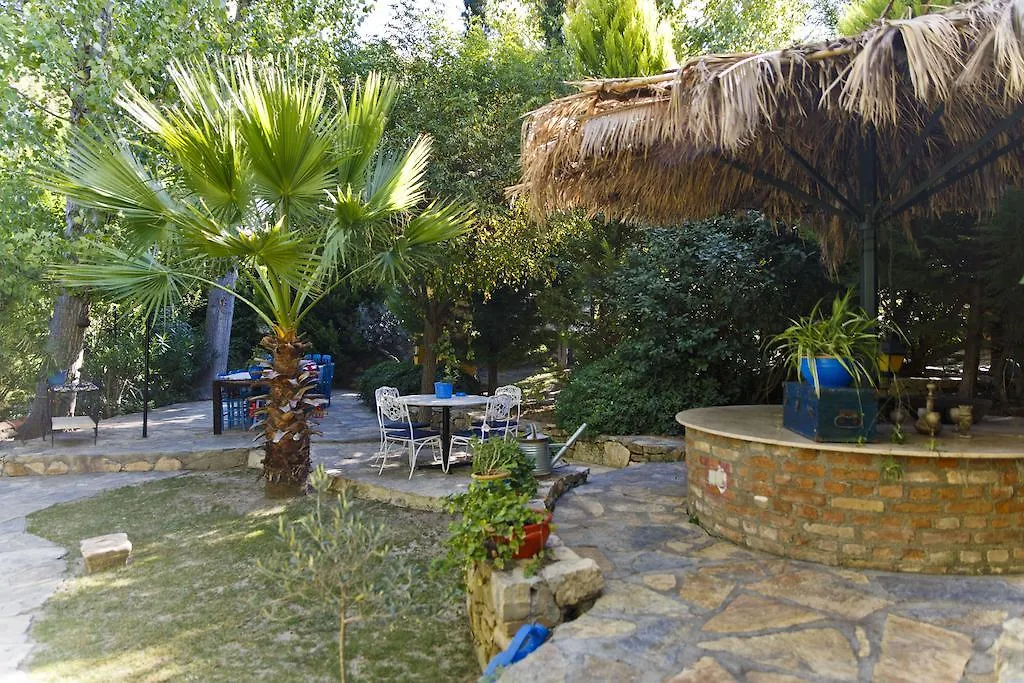 Bakkhos Guesthouse 쿠사다시 게스트하우스