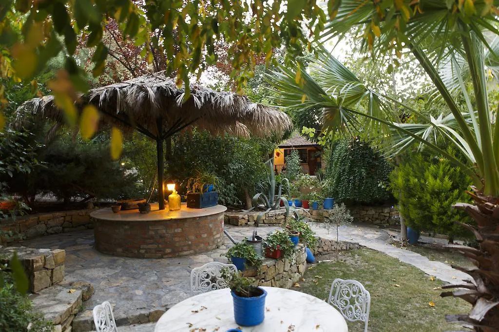 Bakkhos Guesthouse 쿠사다시 게스트하우스